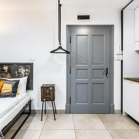 Comfortable Underground Studio In By Rent Like Poznaň